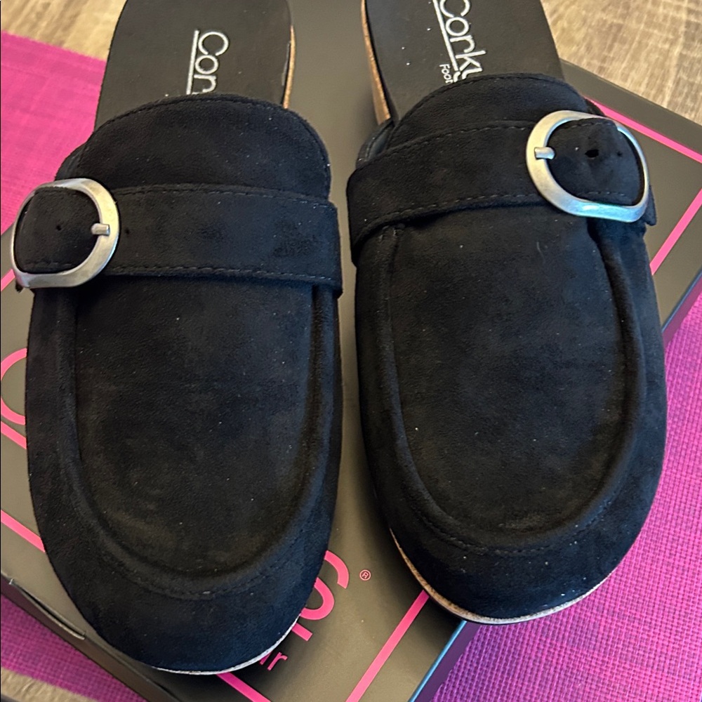 Corkys Women Suede slip on clogs , New , size 7